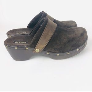 Crocs Brown Suede Studded Clogs Women’s Sz 10